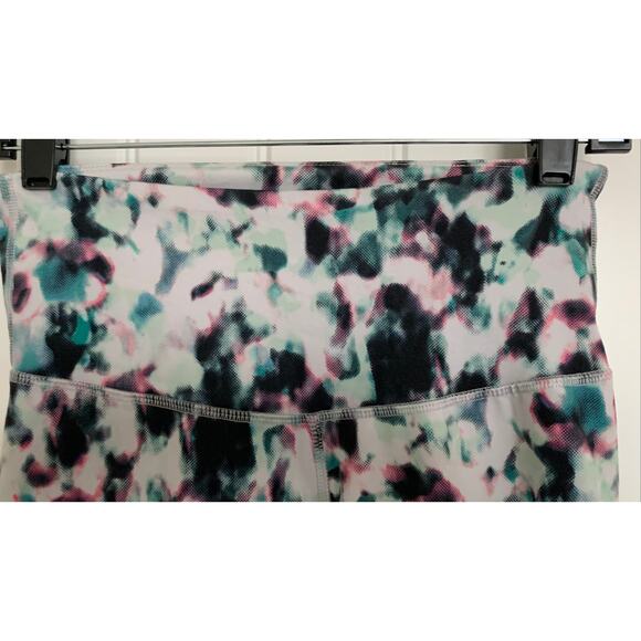OLD NAVY ACTIVE GO-DRY MID RISE LEGGINGS, WOMENS, M, CROPPED, MULTICOLORED - Picture 3 of 10